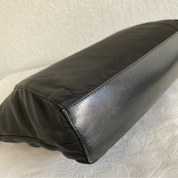 Prada black nylon bag - Picture 6 of 14